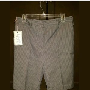 Lizzie Driver Roadrunner Pinstripe Golf Shorts New